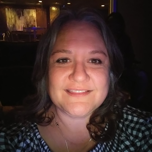 Meet your Posher, Stefanie - Picture 1 of 1